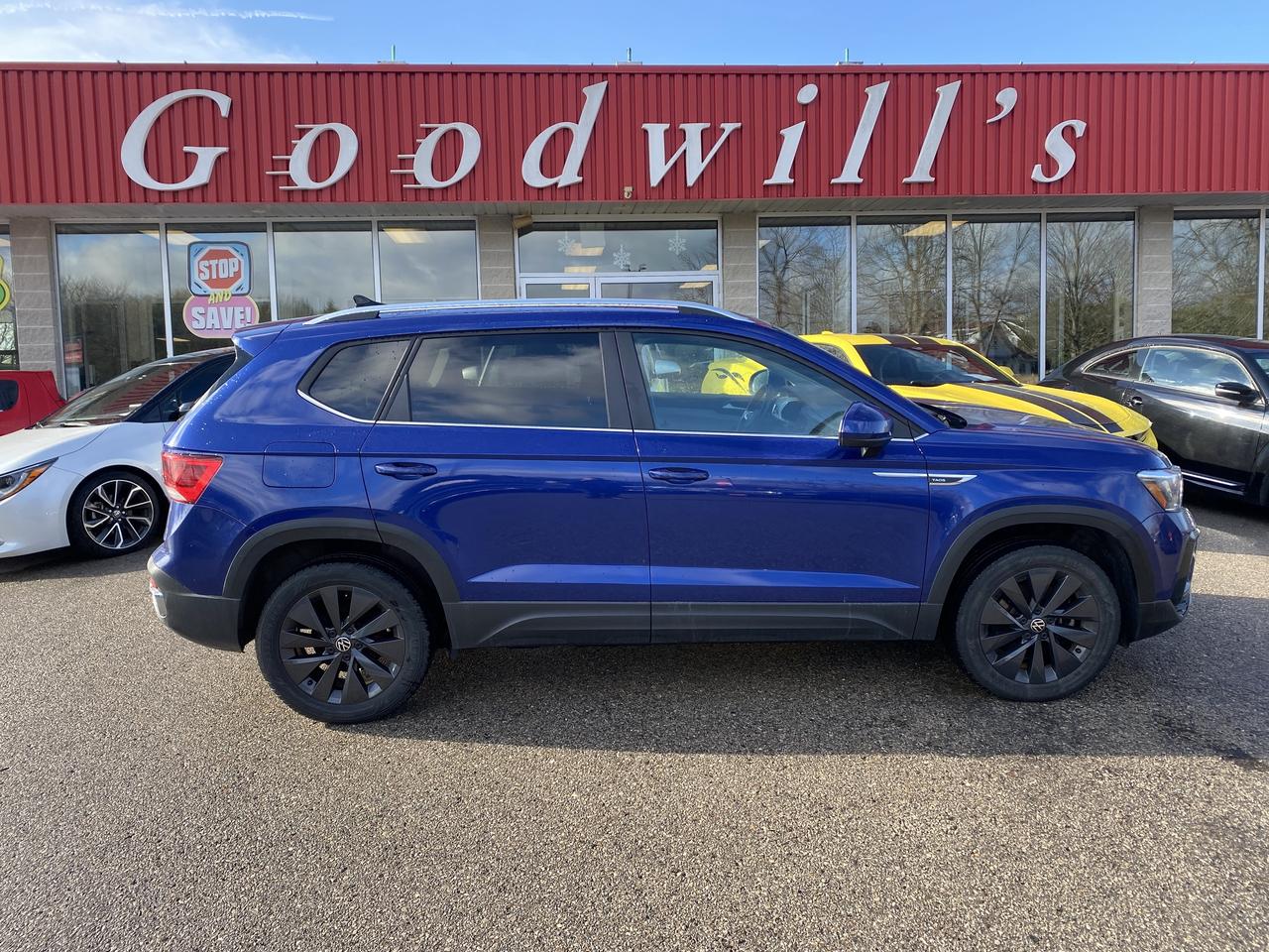 2024 Volkswagen Taos COMFORTLINE, SUNROOF, REMOTE START, BACK UP CAM! Photo0