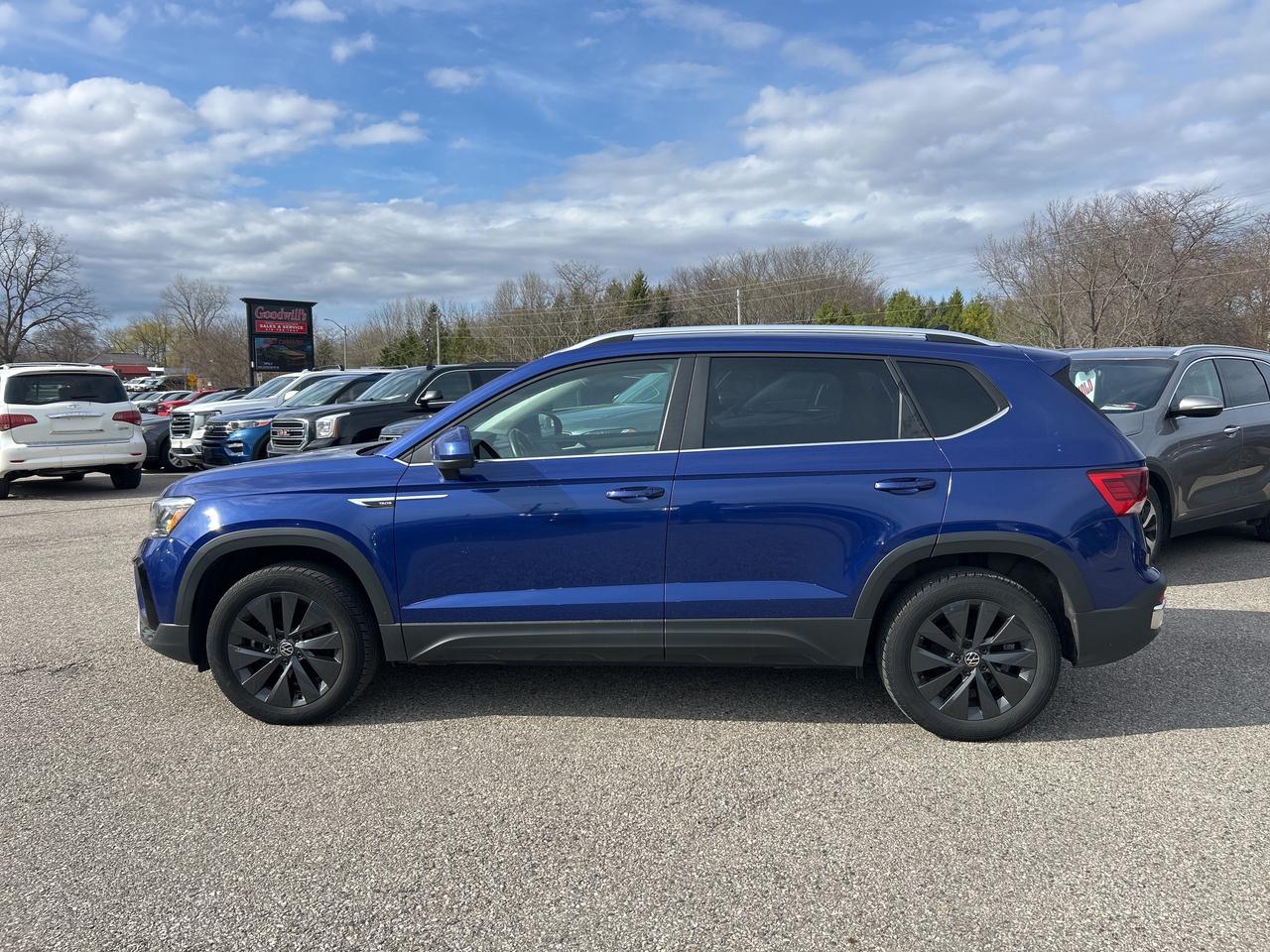 2024 Volkswagen Taos COMFORTLINE, SUNROOF, REMOTE START, BACK UP CAM! Photo2
