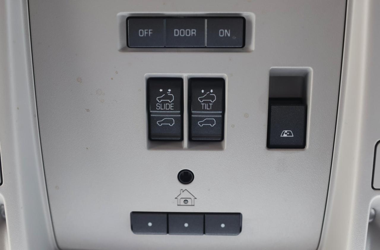 2018 GMC Sierra 1500 SLT-4WD-CREWCAB-R STARTER /NAV/LEATHER/P SEATS/MEM Photo