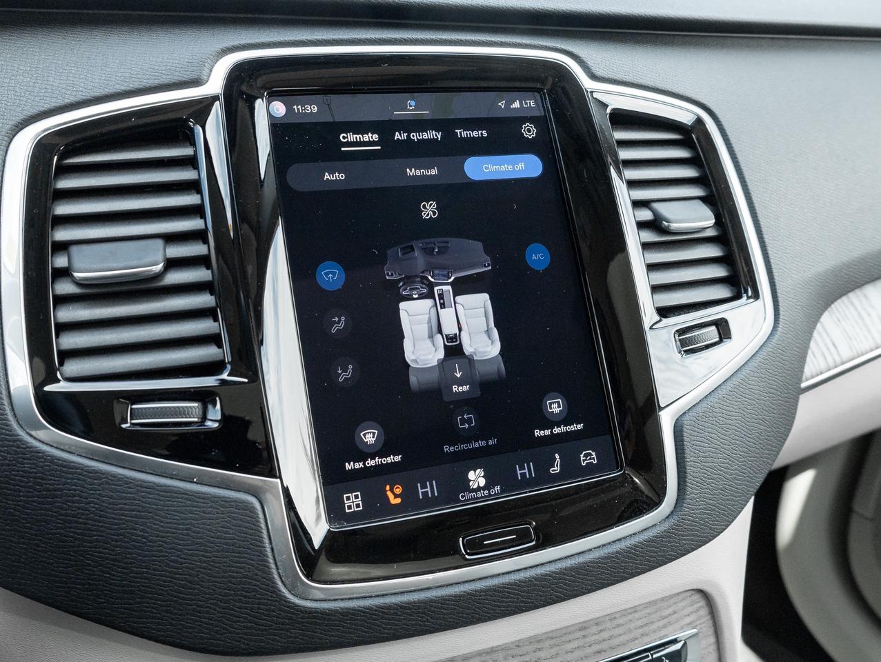 2024 Volvo XC90 Recharge T8 eAWD PLUG IN HYBRID PLUS 7-Seater OFF LEASE CPO Photo