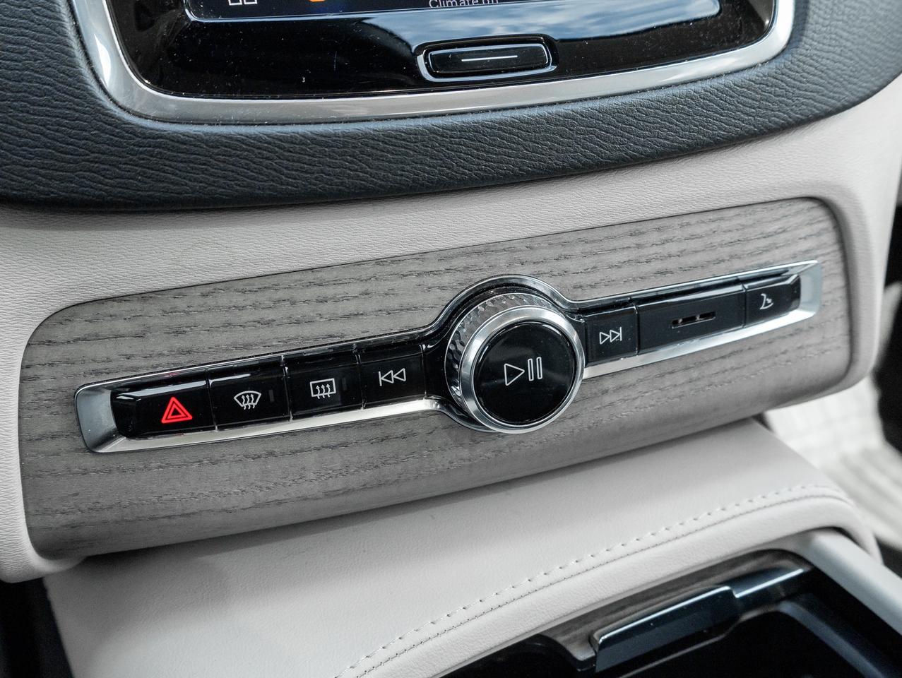 2024 Volvo XC90 Recharge T8 eAWD PLUG IN HYBRID PLUS 7-Seater OFF LEASE CPO Photo