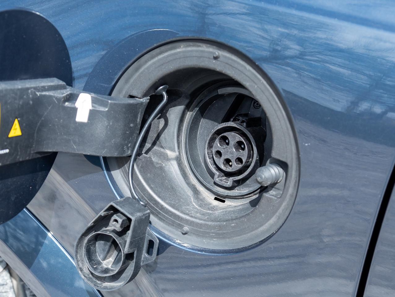 2024 Volvo XC90 Hybrid T8 eAWD PLUG IN HYBRID PLUS 7-Seater OFF LEASE CPO Photo