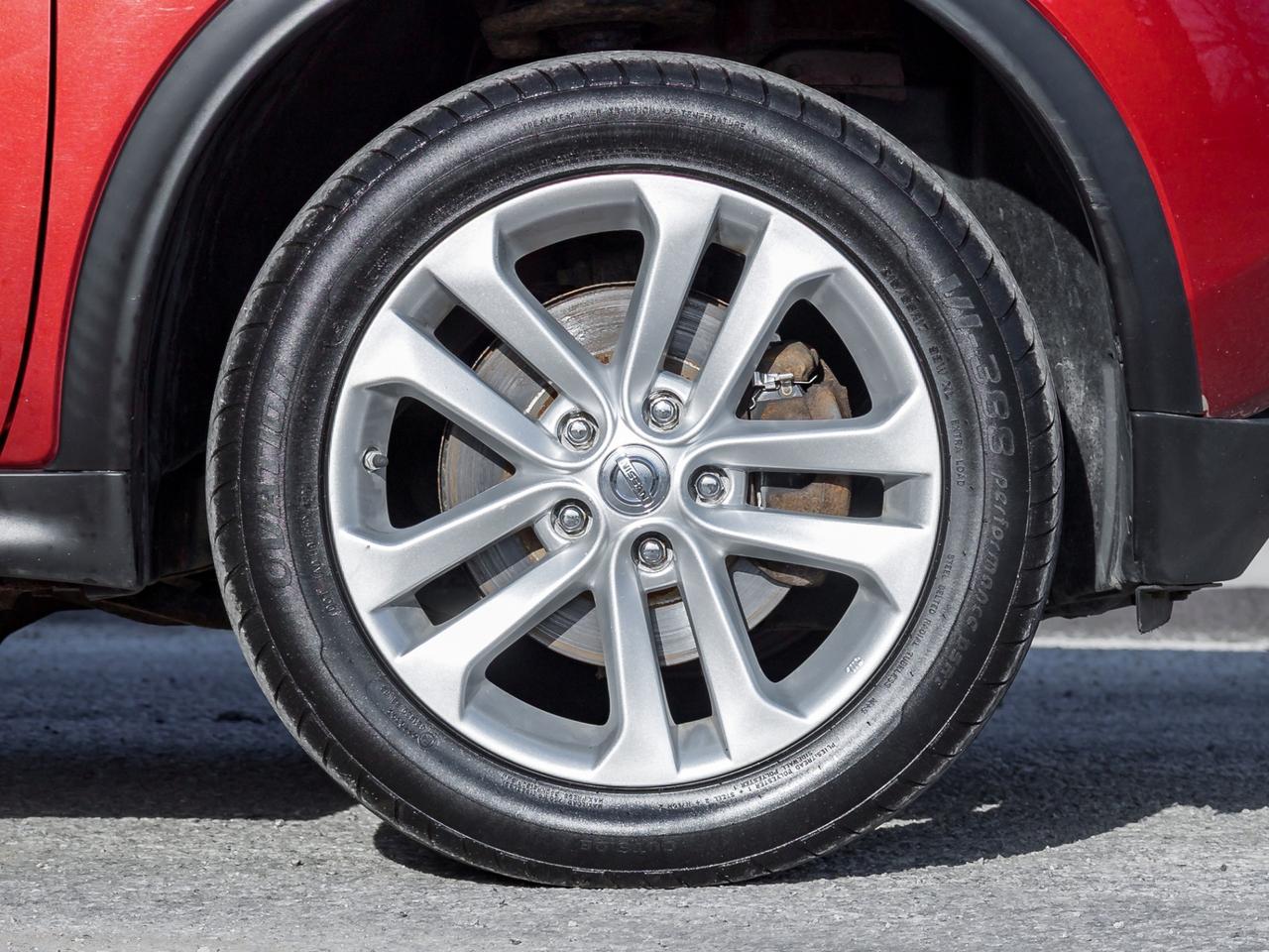 2013 Nissan Juke CVT SV AWD Photo3
