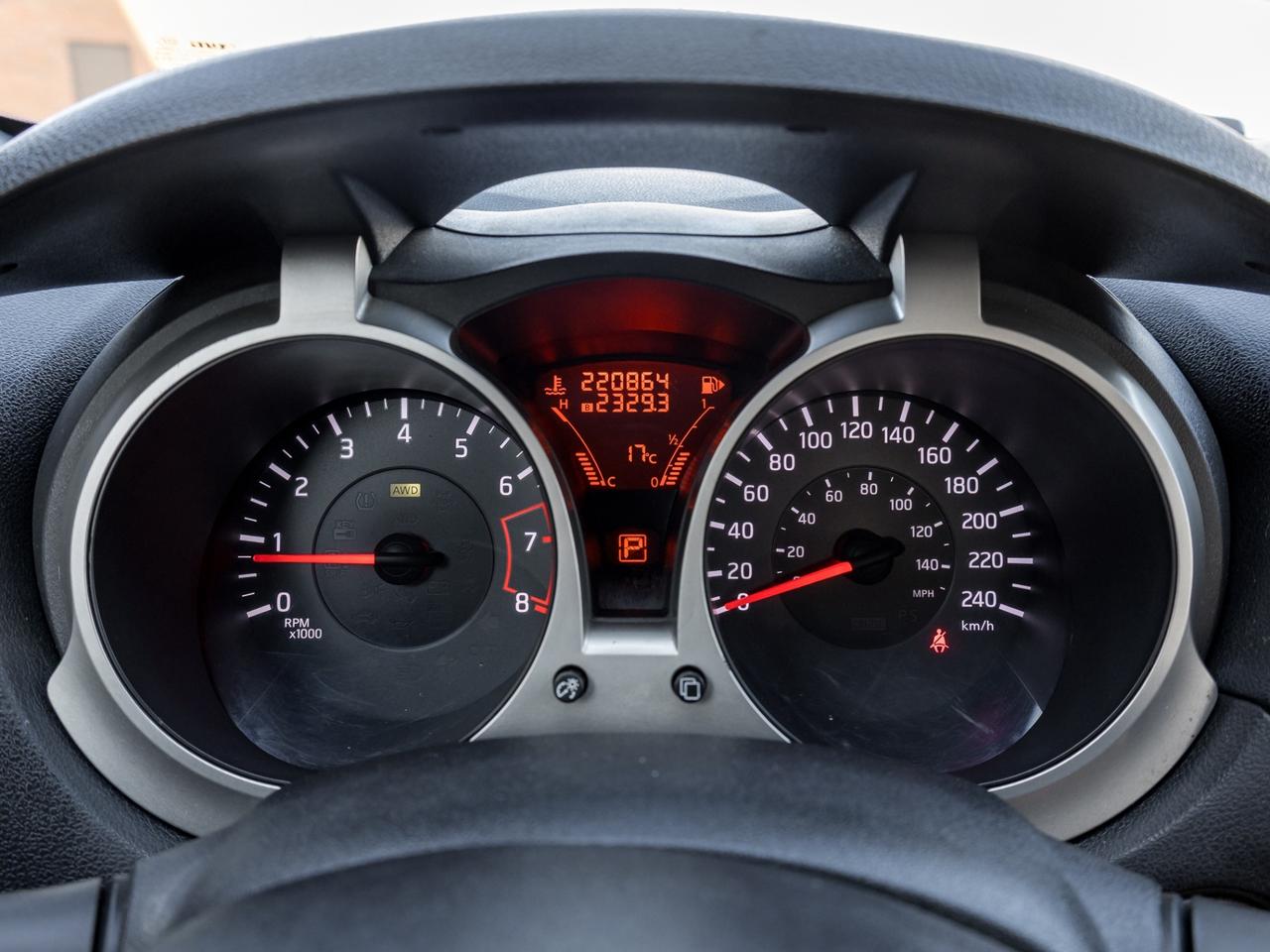 2013 Nissan Juke CVT SV AWD Photo