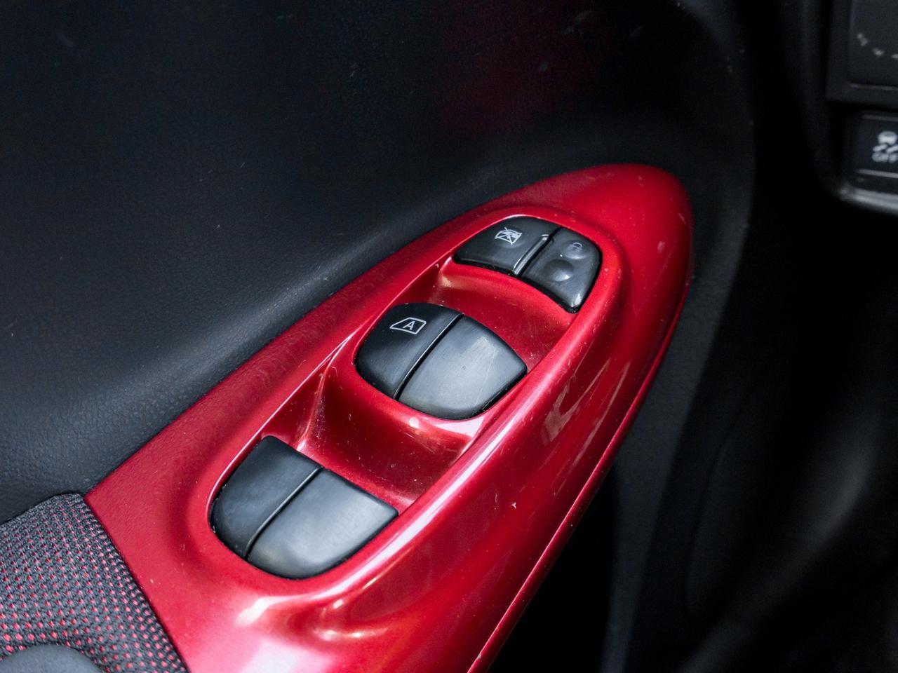 2013 Nissan Juke CVT SV AWD Photo