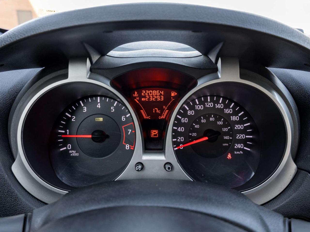2013 Nissan Juke CVT SV AWD Photo