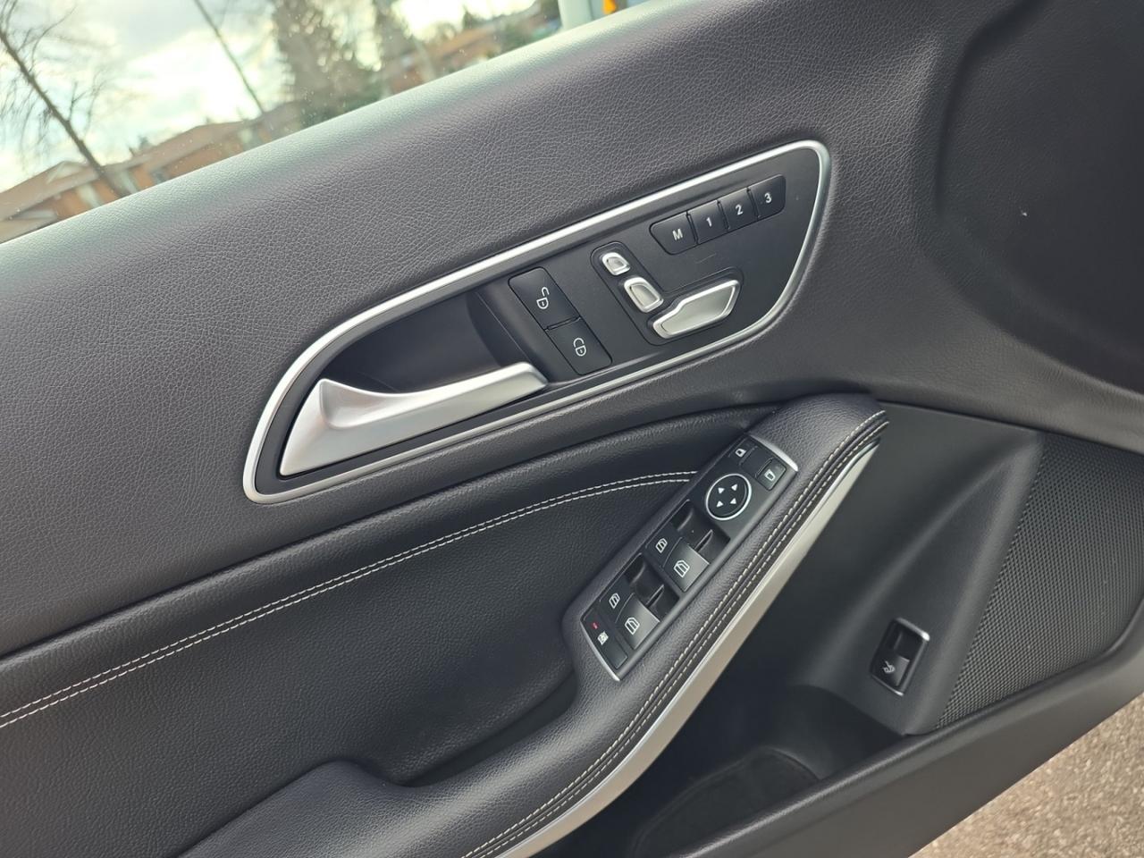 2018 Mercedes-Benz CLA-Class CLA 250 4MATIC AMG PKG * NAVIGATION / PANORAMIC / Photo