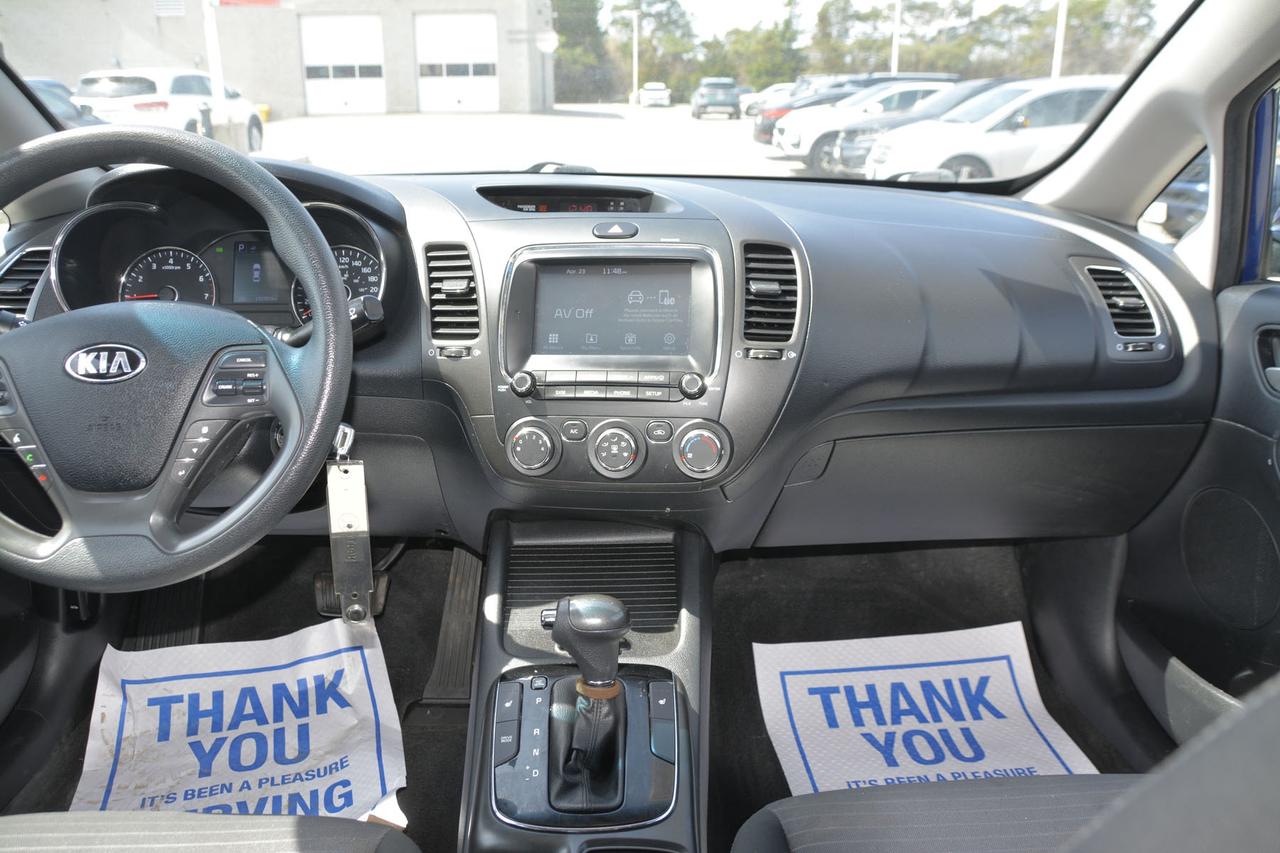 2018 Kia Forte LX AUTO Photo4