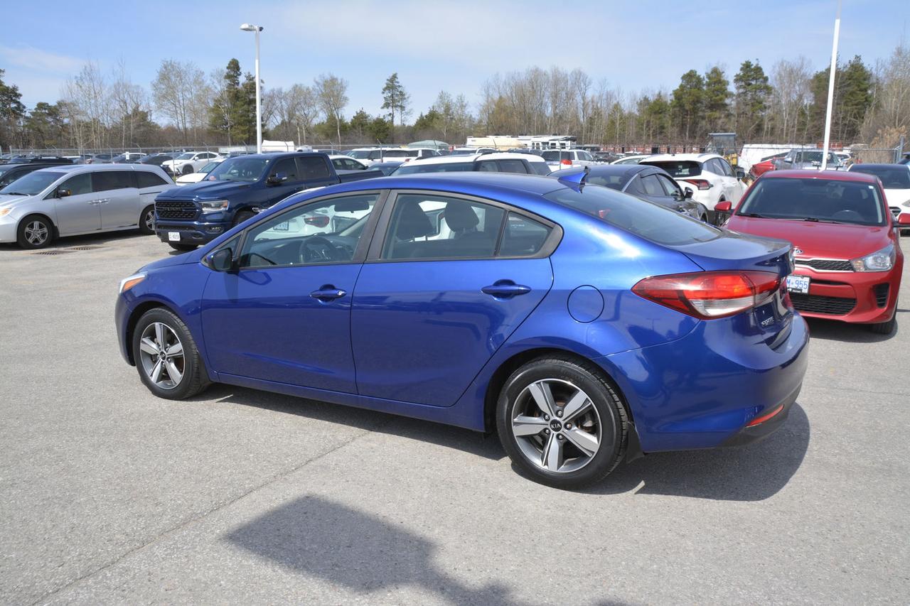 2018 Kia Forte LX AUTO Photo2