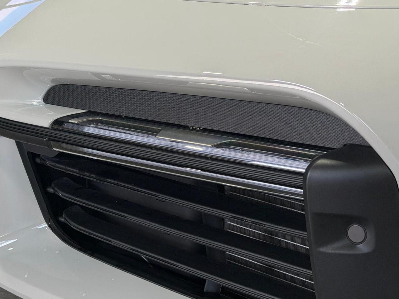 2023 Porsche 911 Turbo S Coupe Photo