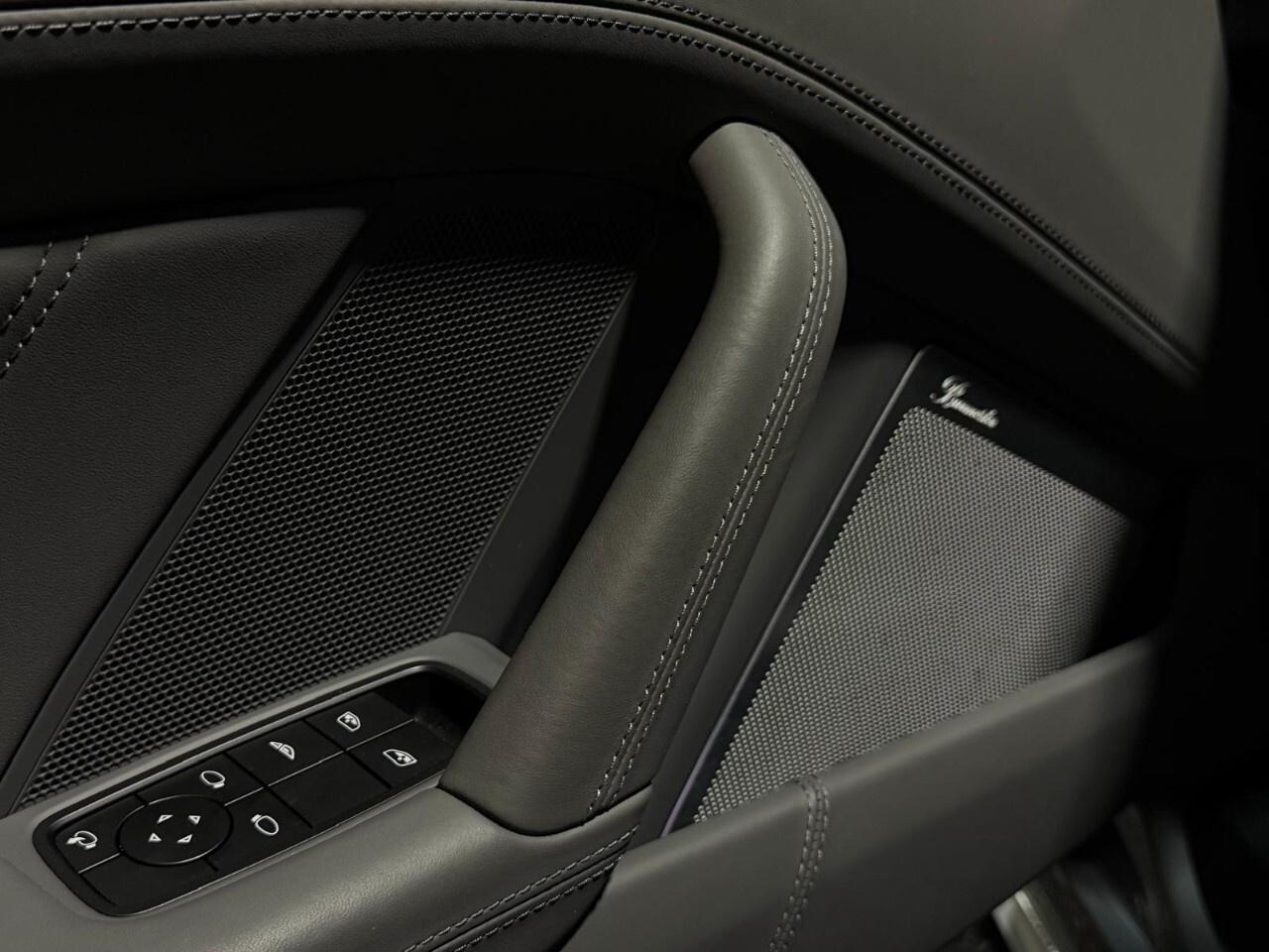 2024 Porsche 911 Turbo S Cabriolet Photo