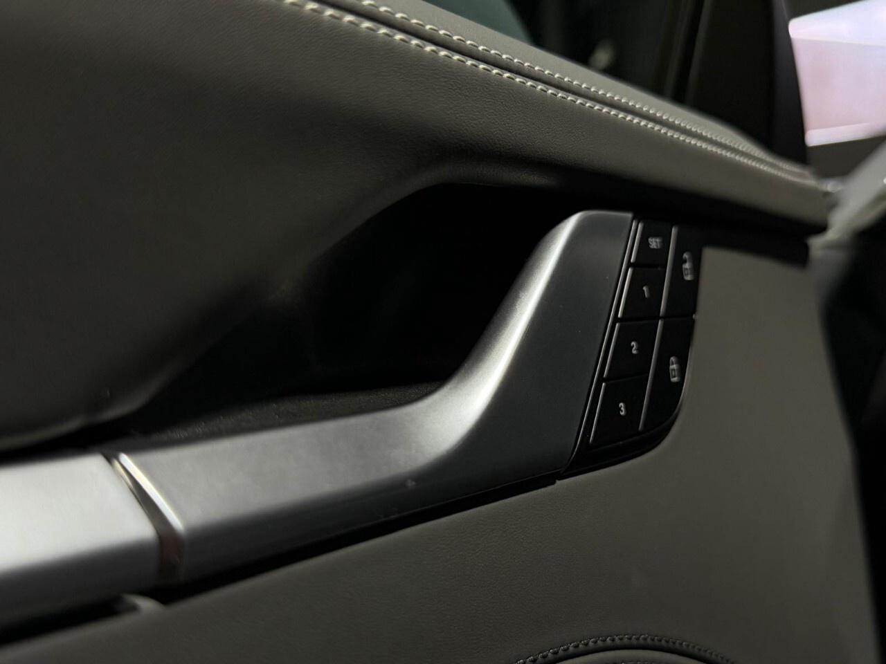 2024 Porsche 911 Turbo S Cabriolet Photo