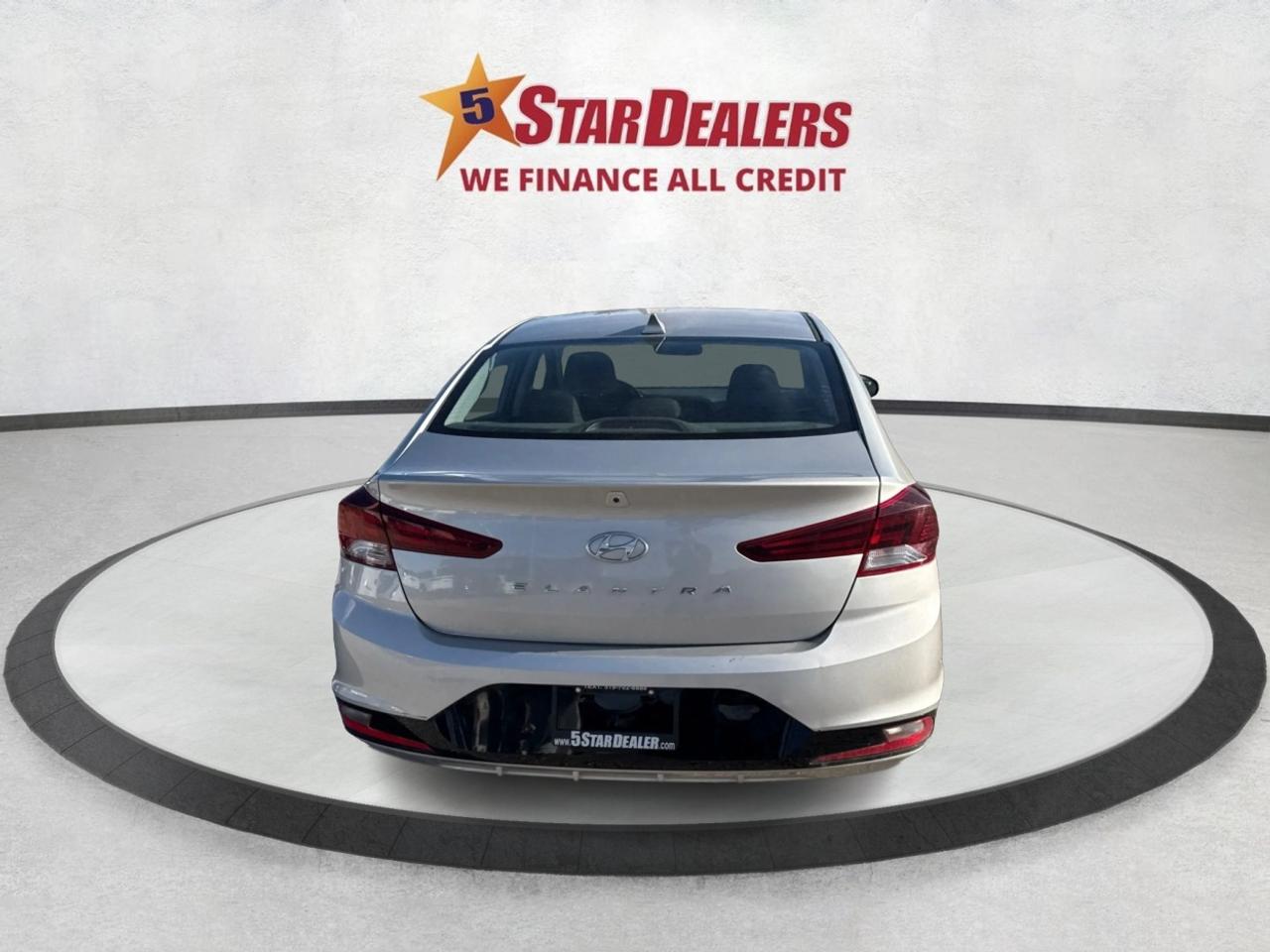 2020 Hyundai Elantra LEATHER SUNROOF PWR SEAT WE FINANCE ALL CREDIT! Photo