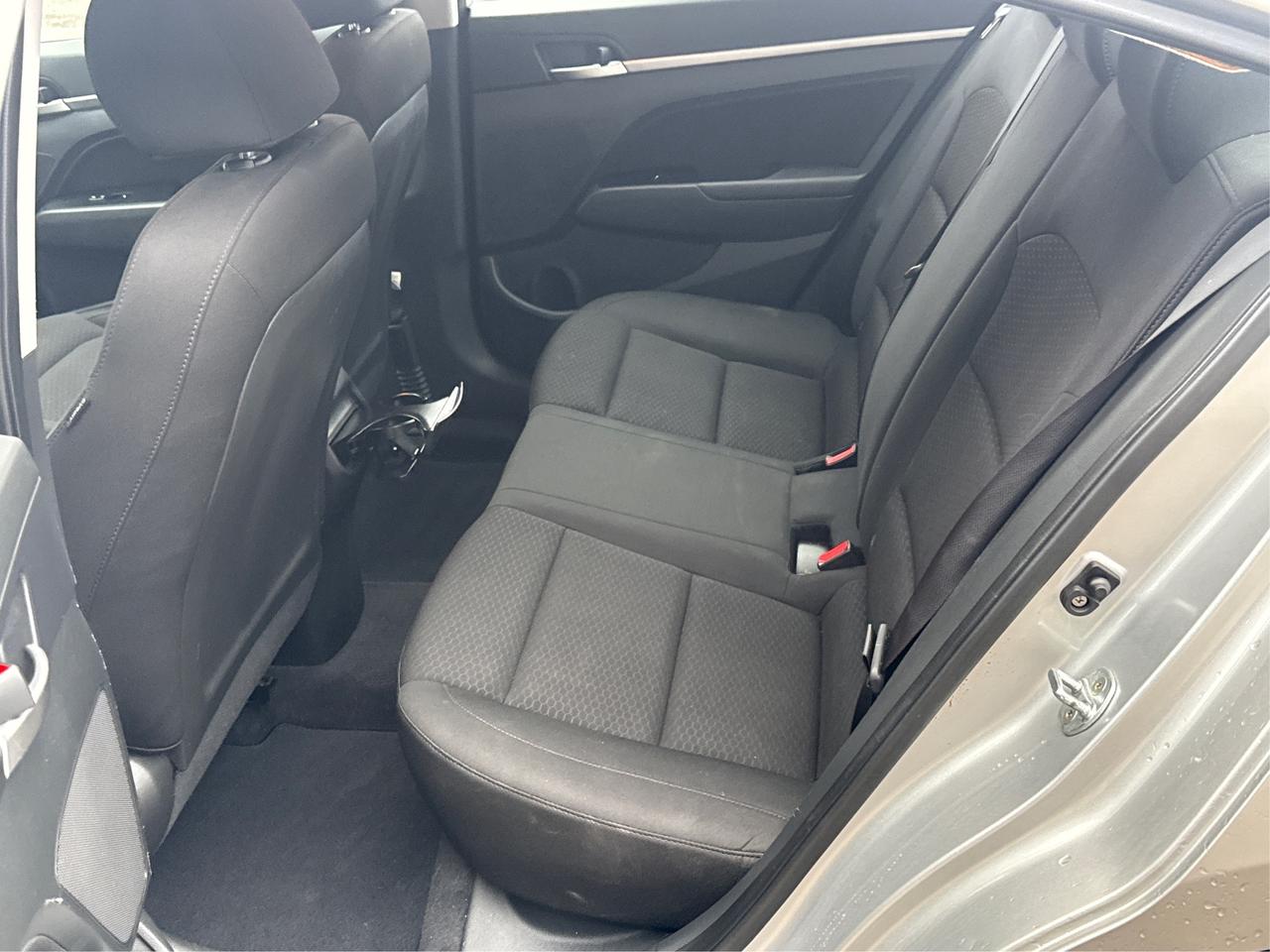 2020 Hyundai Elantra LEATHER SUNROOF PWR SEAT WE FINANCE ALL CREDIT! Photo