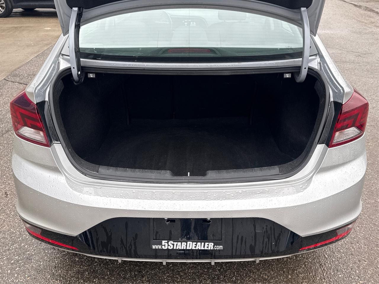 2020 Hyundai Elantra LEATHER SUNROOF PWR SEAT WE FINANCE ALL CREDIT! Photo