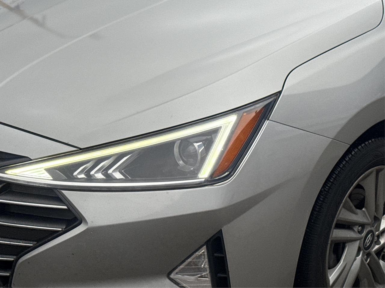 2020 Hyundai Elantra LEATHER SUNROOF PWR SEAT WE FINANCE ALL CREDIT! Photo