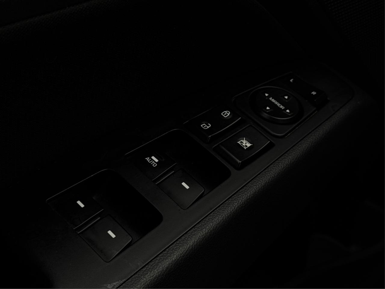 2020 Hyundai Elantra LEATHER SUNROOF PWR SEAT WE FINANCE ALL CREDIT! Photo