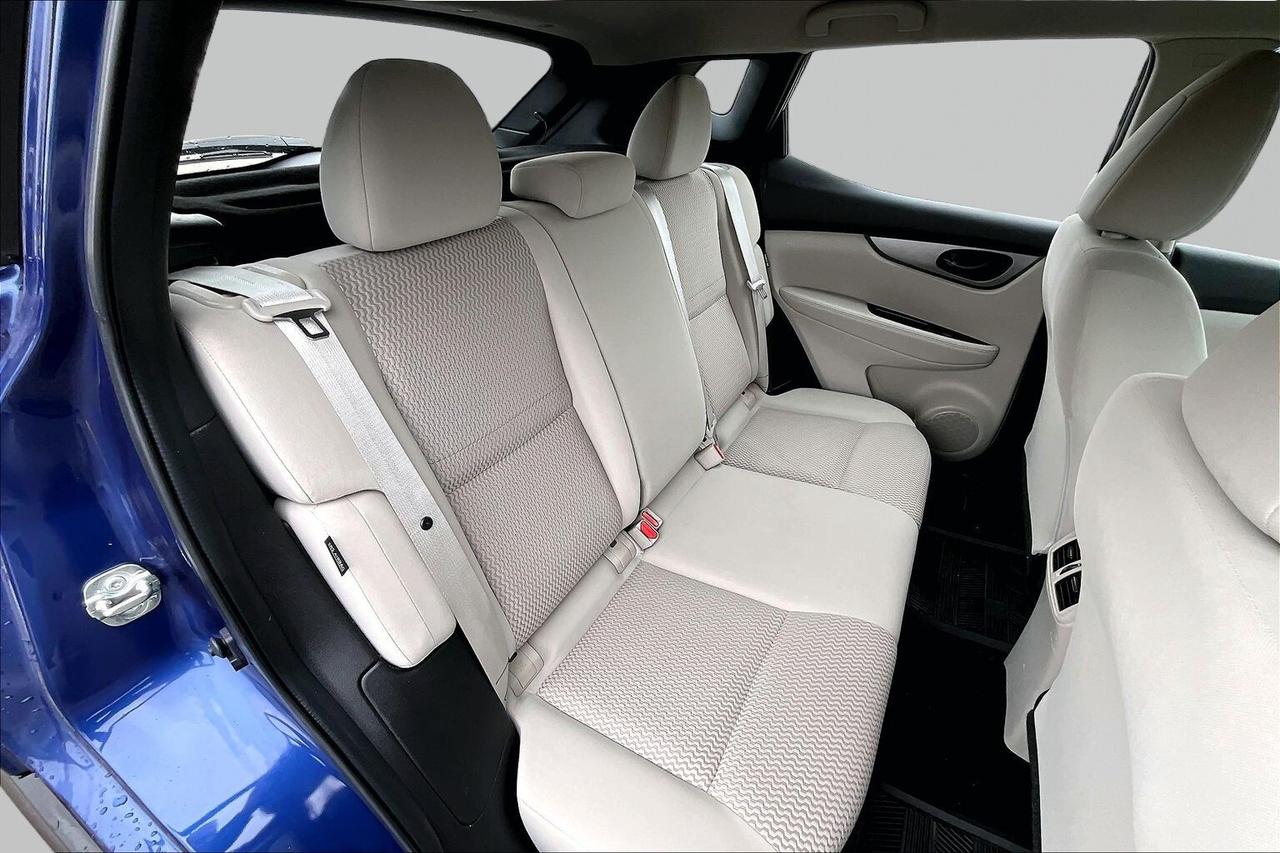 2021 Nissan Qashqai S   HEATED SEATS   BLIND SPOT ALERT   CARPLAY Photo