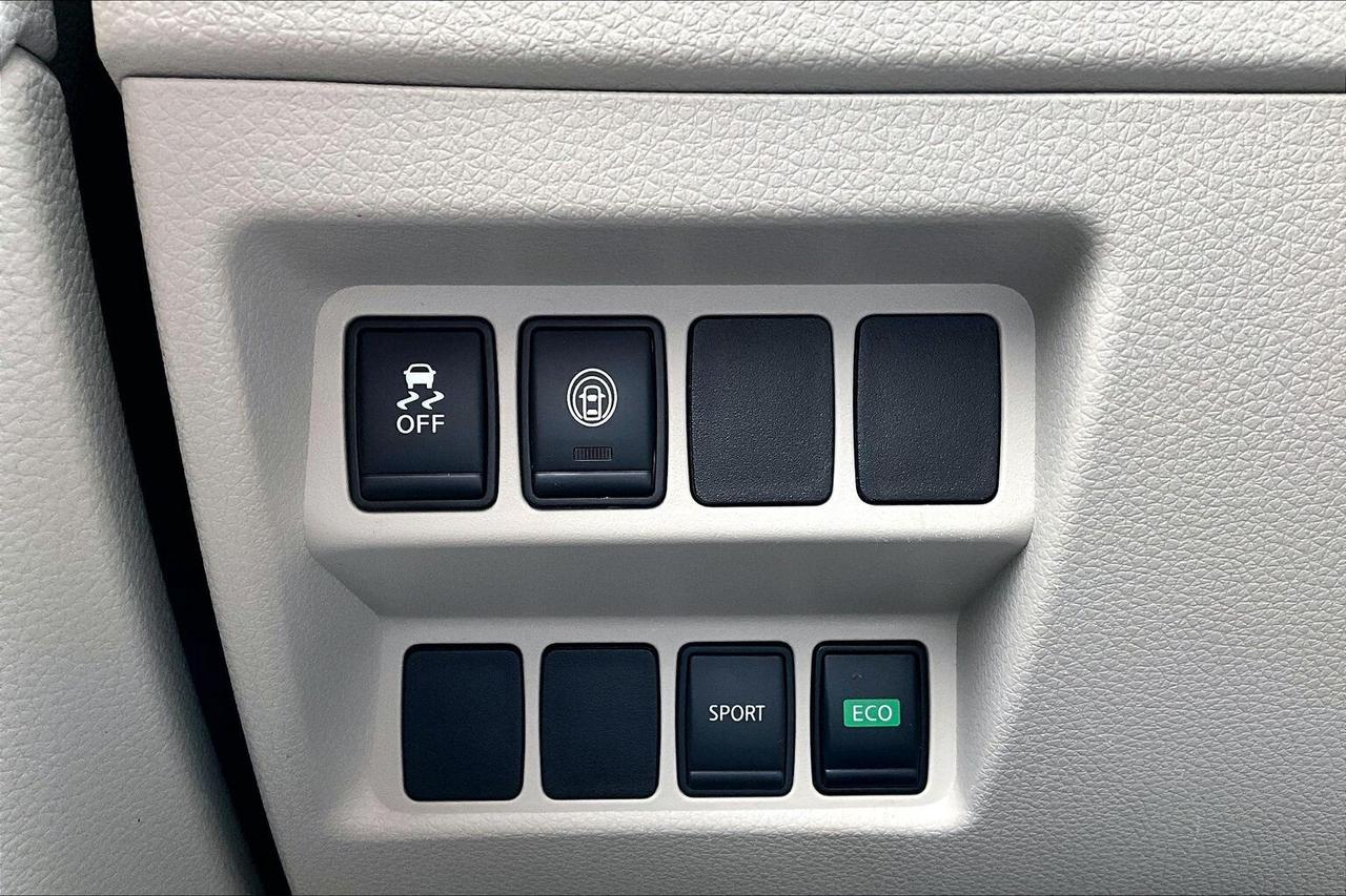 2021 Nissan Qashqai S   HEATED SEATS   BLIND SPOT ALERT   CARPLAY Photo