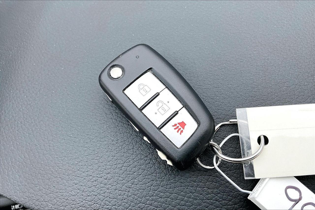 2021 Nissan Qashqai S   HEATED SEATS   BLIND SPOT ALERT   CARPLAY Photo