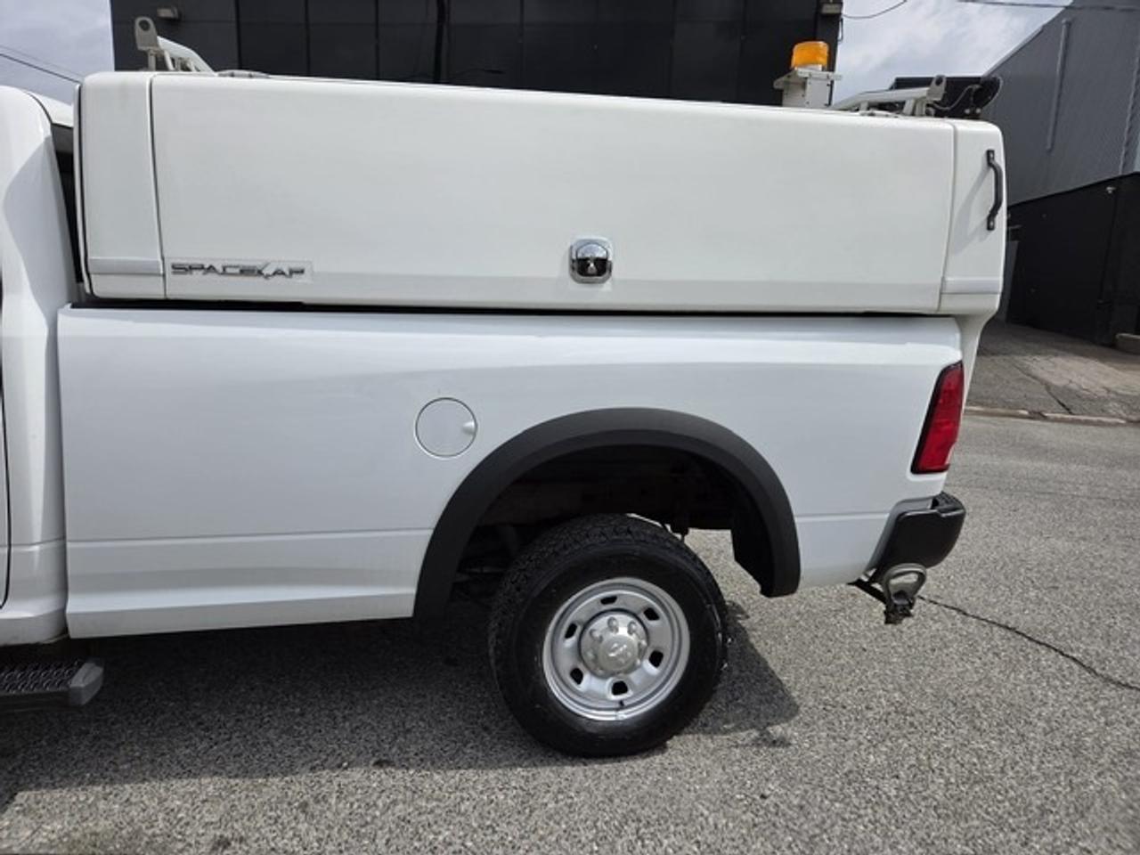2016 RAM 2500 4WD CREW CAB-LONG BOX-SPACE KAP-CERTIFIED-1 OWNER Photo2