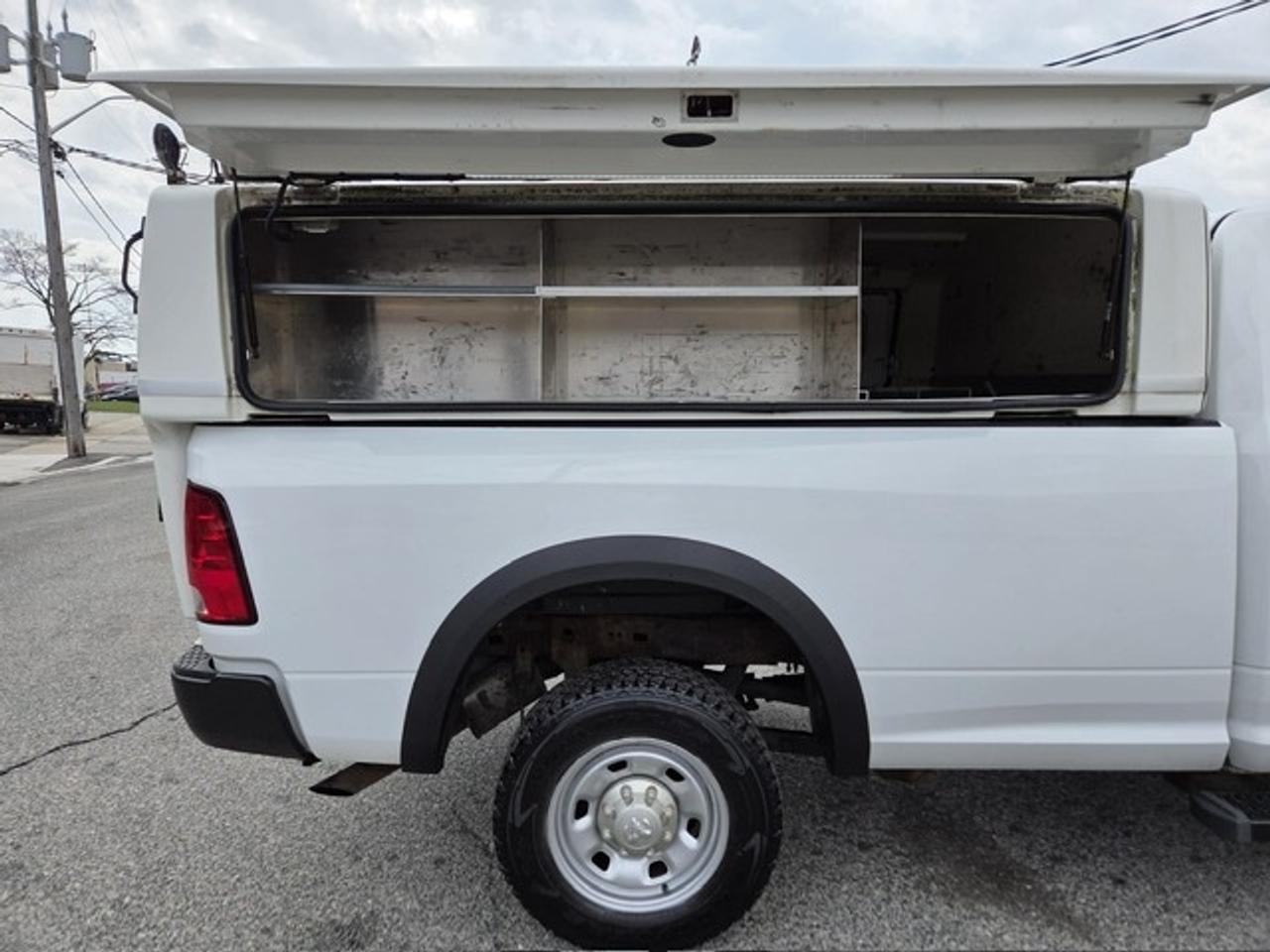 2016 RAM 2500 4WD CREW CAB-LONG BOX-SPACE KAP-CERTIFIED-1 OWNER Photo