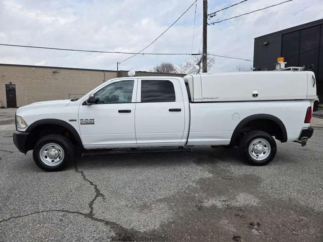 2016 RAM 2500 4WD CREW CAB-LONG BOX-SPACE KAP-CERTIFIED-1 OWNER Photo