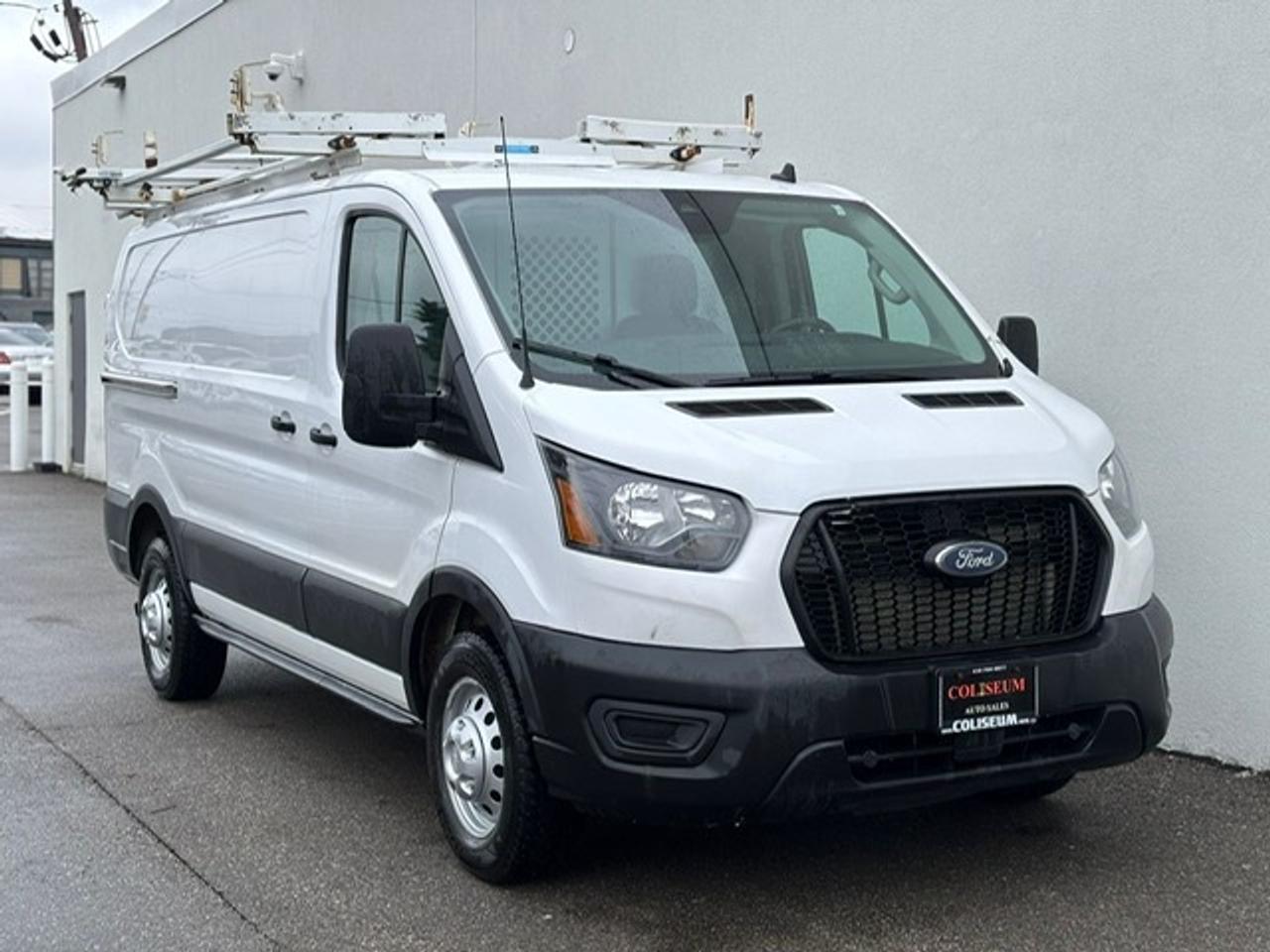 2021 Ford Transit Cargo Van T-150 AWD LADDER RACK-DIVIDER-CAMERA-NEW TIRES!!! Photo
