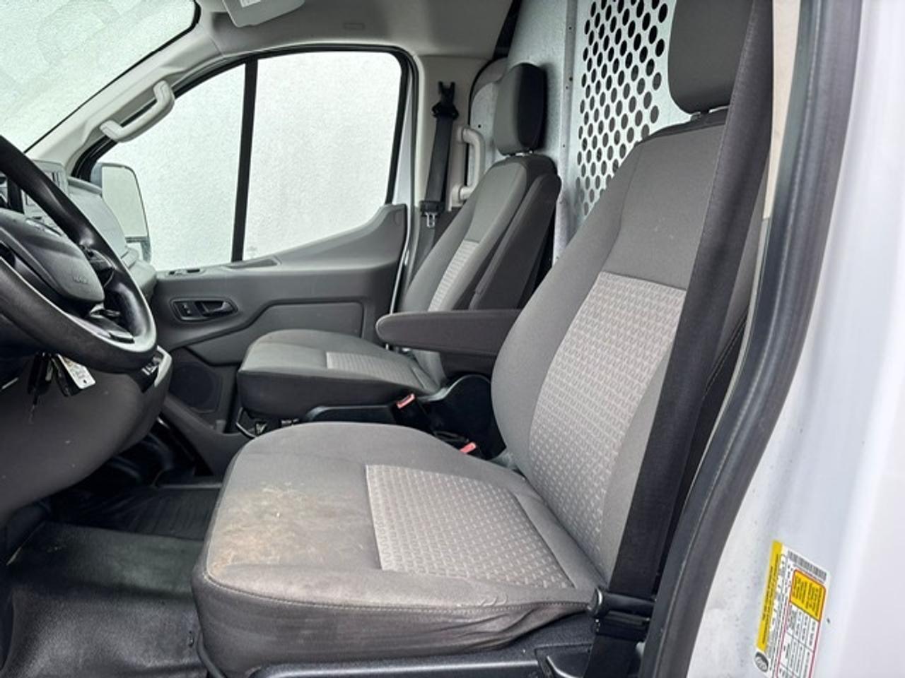 2021 Ford Transit Cargo Van T-150 AWD LADDER RACK-DIVIDER-CAMERA-NEW TIRES!!! Photo
