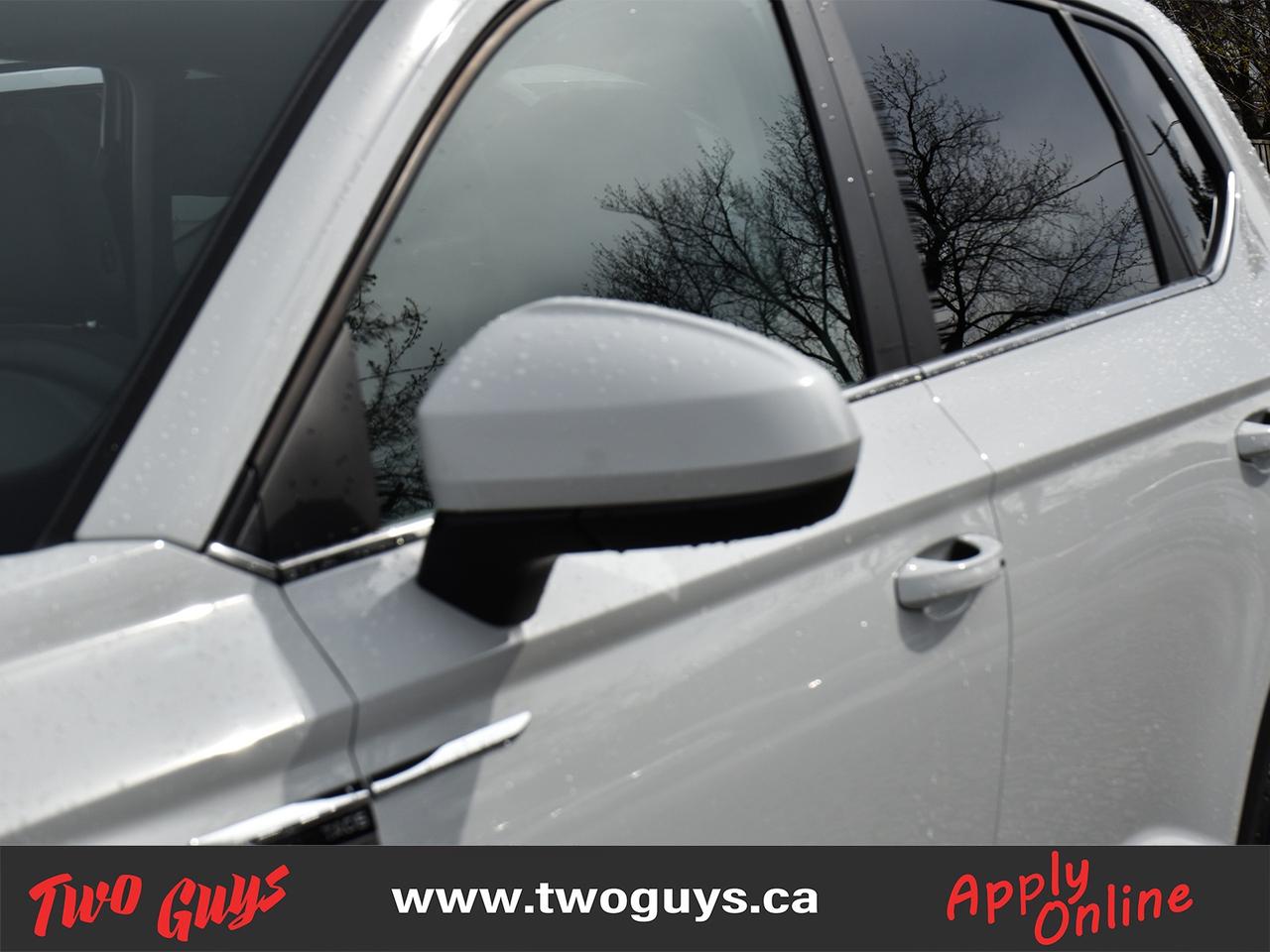 2024 Volkswagen Taos Comfortline FWD Panoroof Back Up Camera Photo
