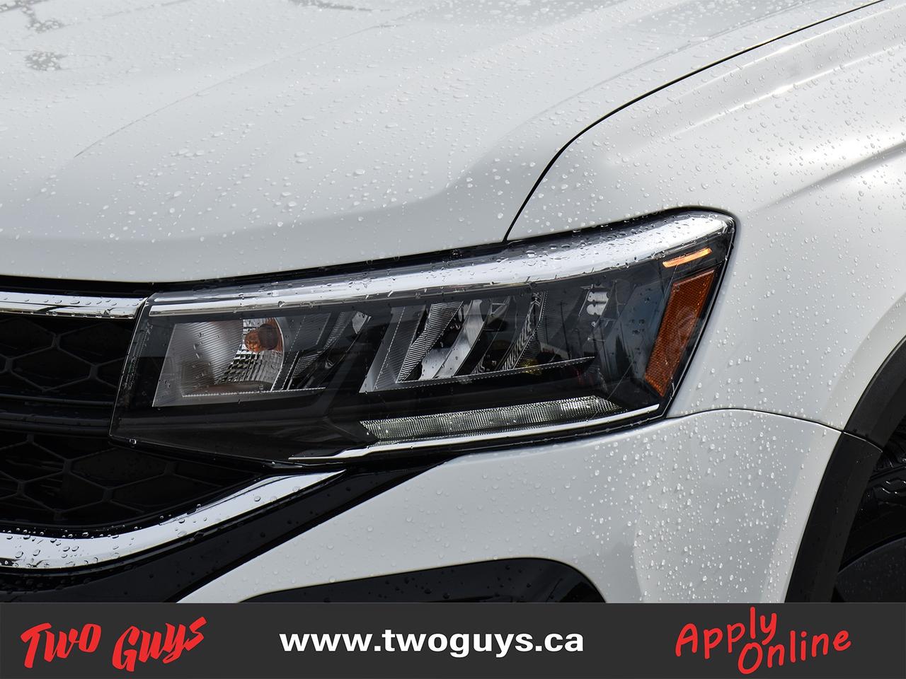 2024 Volkswagen Taos Comfortline FWD Panoroof Back Up Camera Photo2