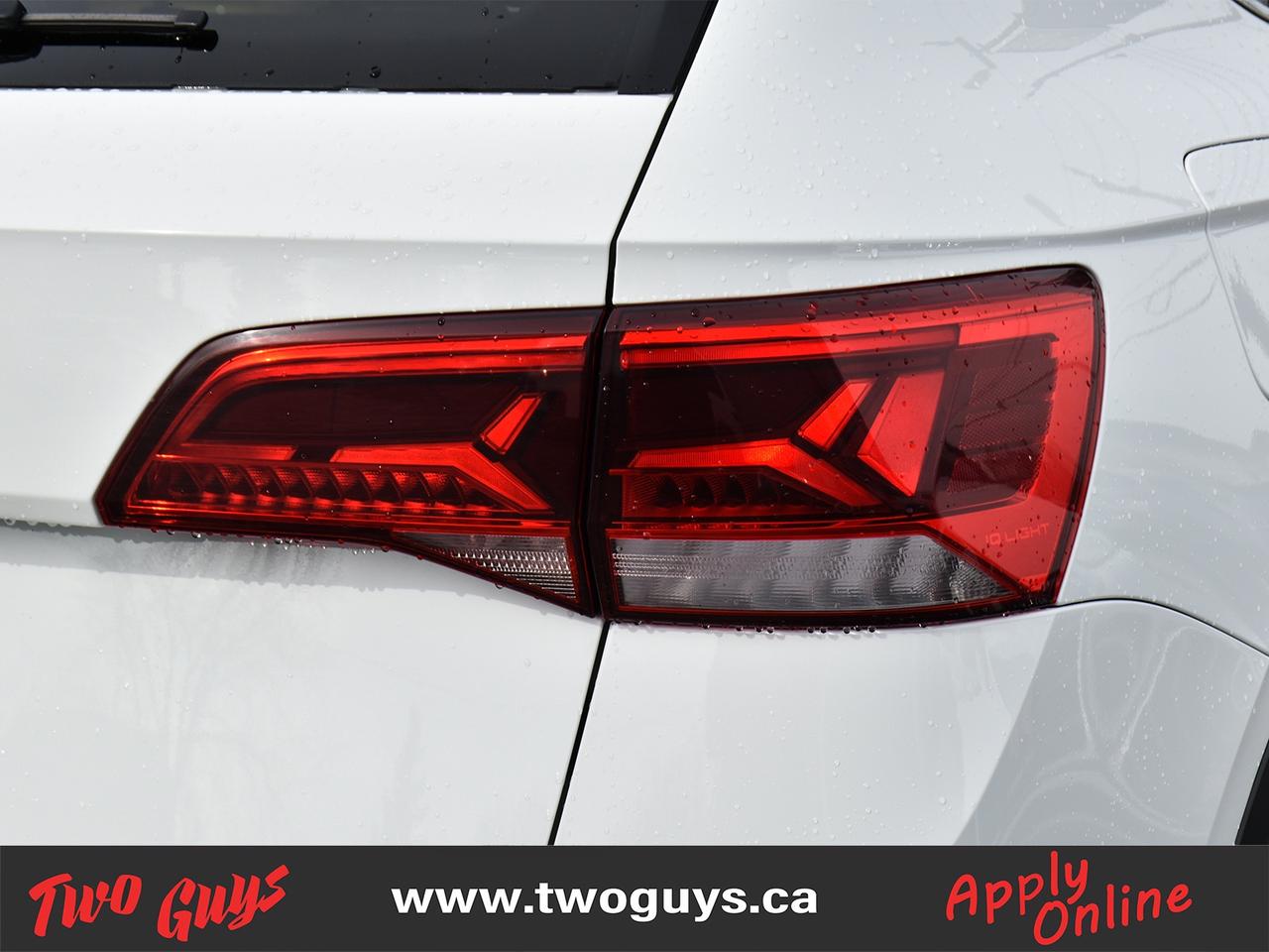 2024 Volkswagen Taos Comfortline FWD Panoroof Back Up Camera Photo