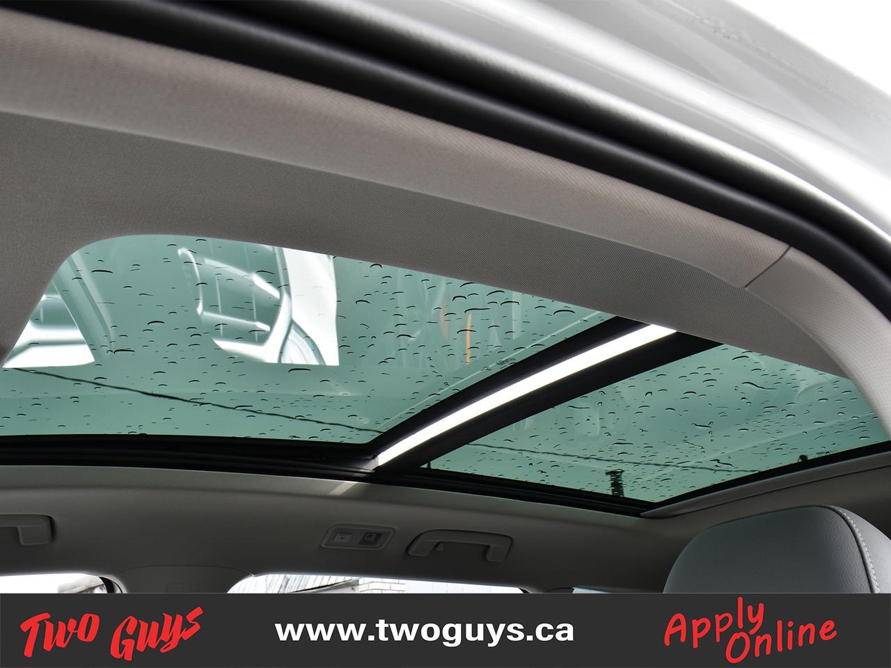 2024 Volkswagen Taos Comfortline FWD Panoroof Back Up Camera Photo