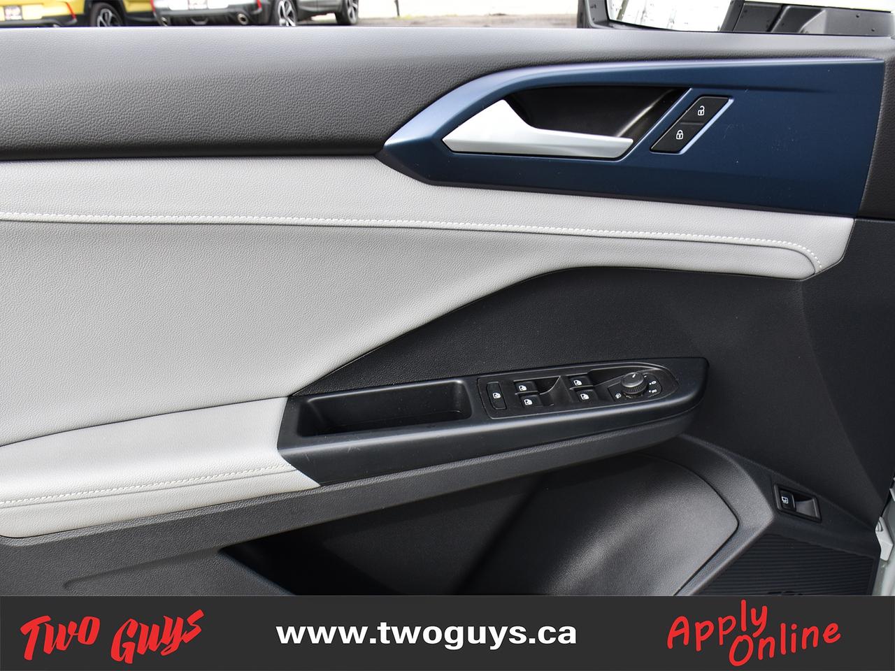 2024 Volkswagen Taos Comfortline FWD Panoroof Back Up Camera Photo