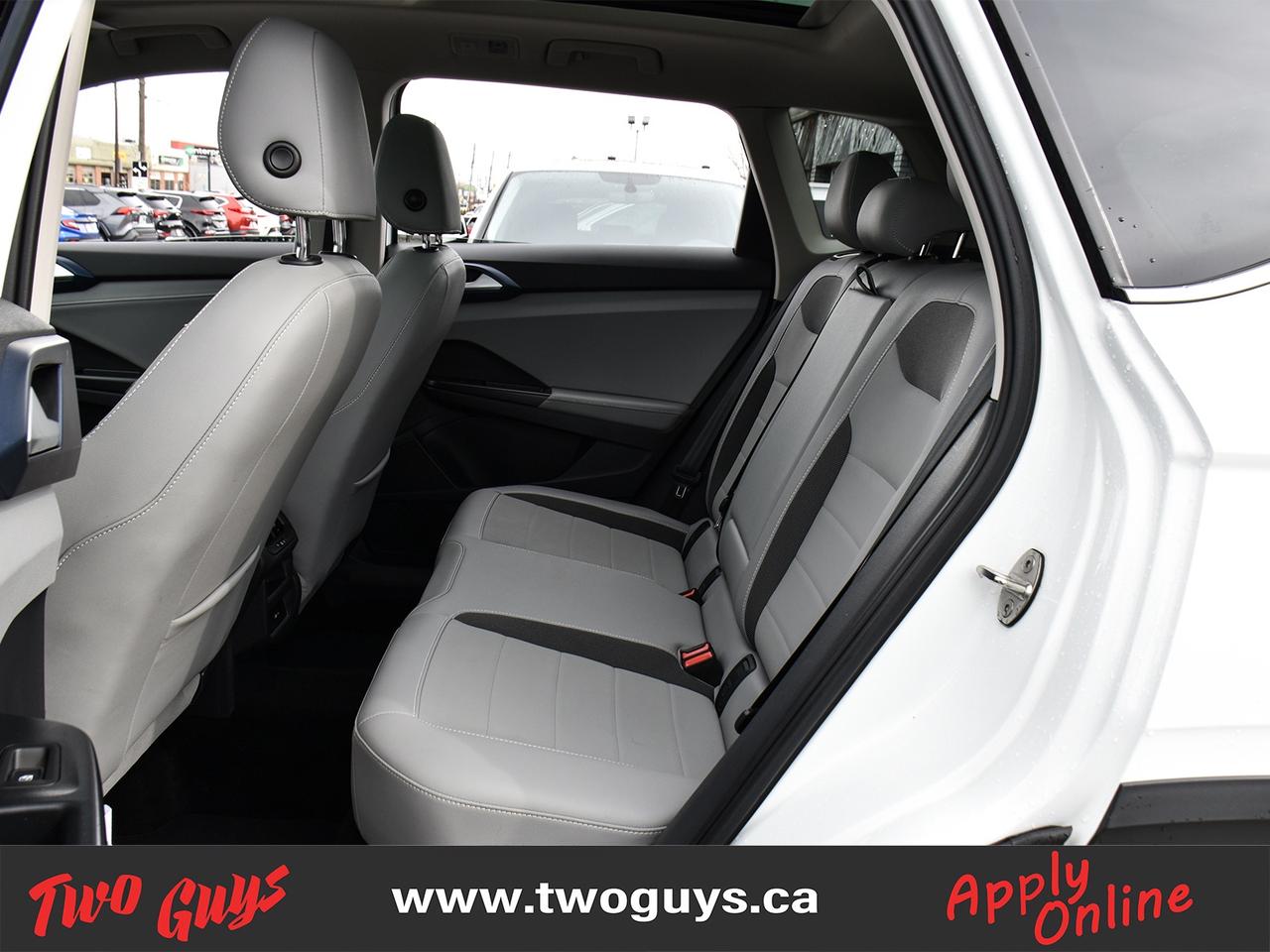2024 Volkswagen Taos Comfortline FWD Panoroof Back Up Camera Photo