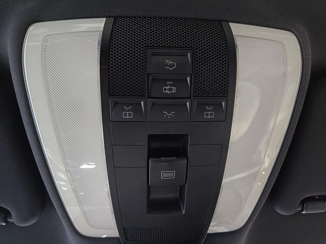 2013 Mercedes-Benz C-Class C 300 4MATIC / Leather / Sunroof / Nav / Heated Se Photo