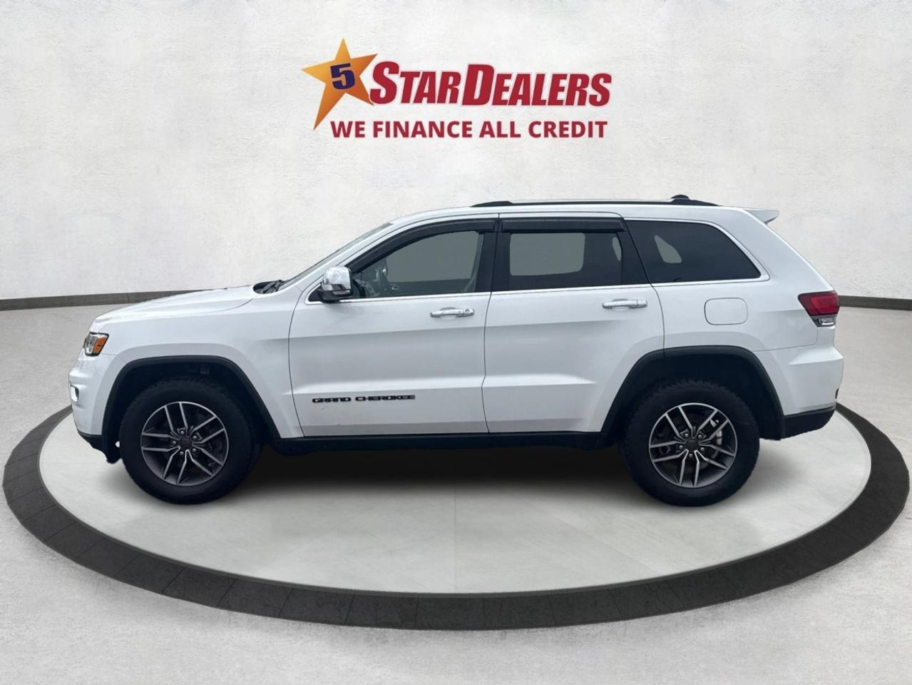2021 Jeep Grand Cherokee AWD NAV LEATHER SUNROOF WE FINANCE ALL CREDIT! Photo