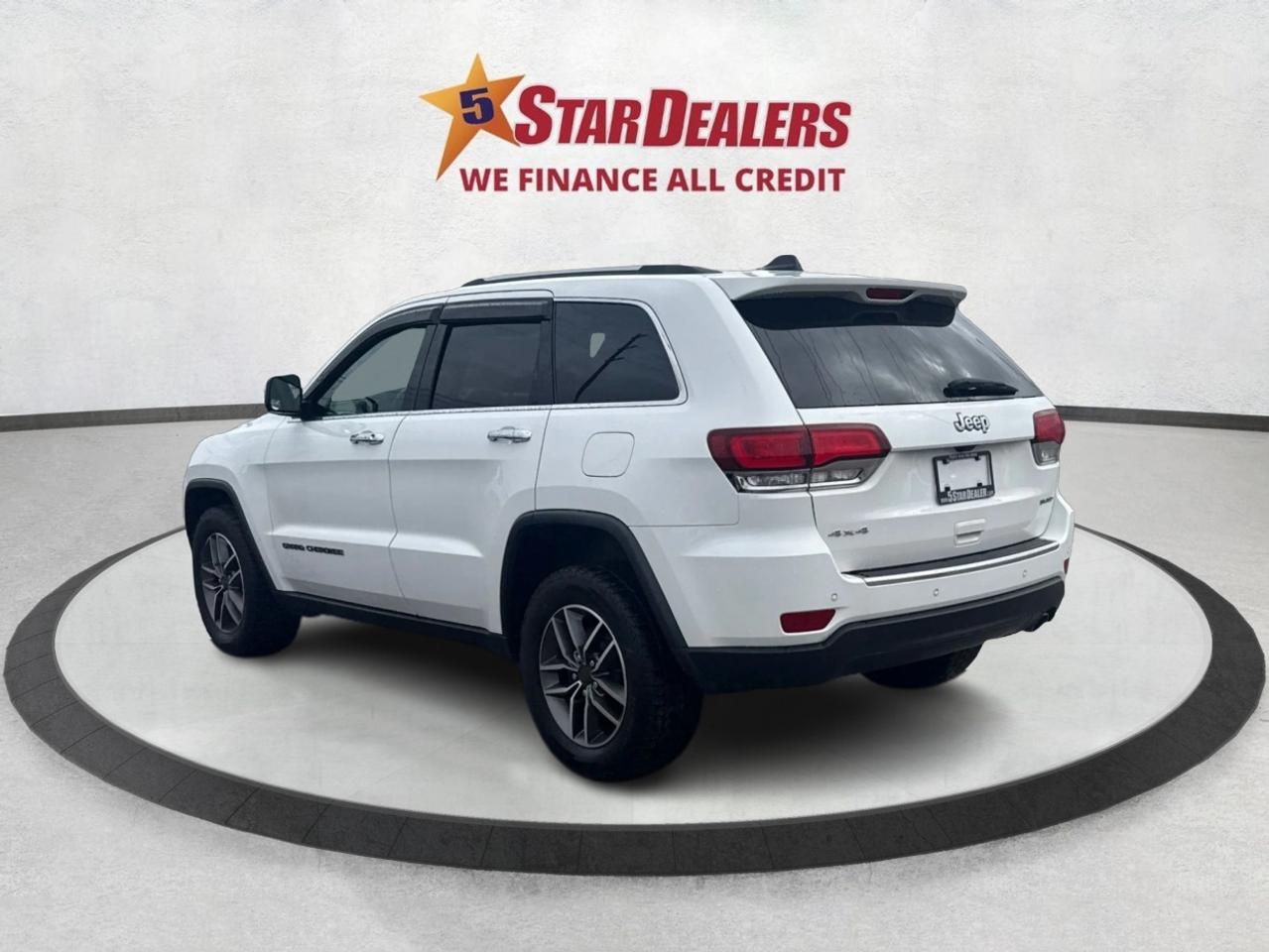 2021 Jeep Grand Cherokee AWD NAV LEATHER SUNROOF WE FINANCE ALL CREDIT! Photo