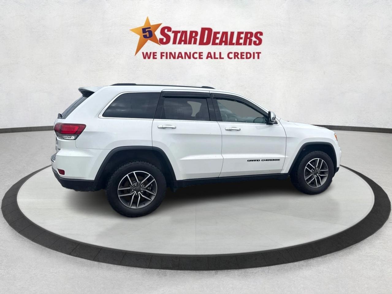 2021 Jeep Grand Cherokee AWD NAV LEATHER SUNROOF WE FINANCE ALL CREDIT! Photo