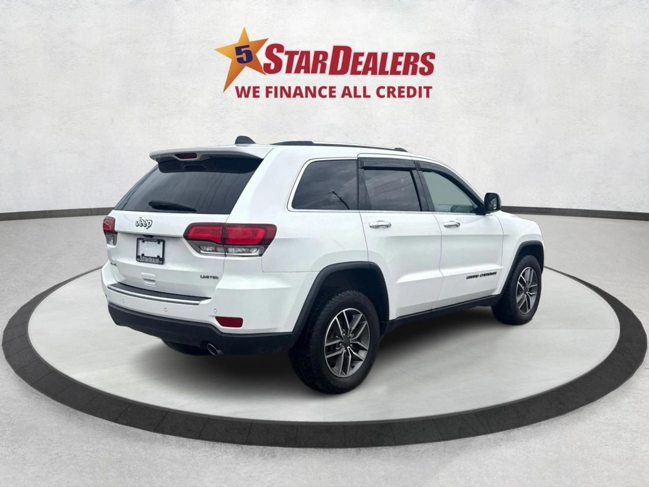 2021 Jeep Grand Cherokee AWD NAV LEATHER SUNROOF WE FINANCE ALL CREDIT! Photo