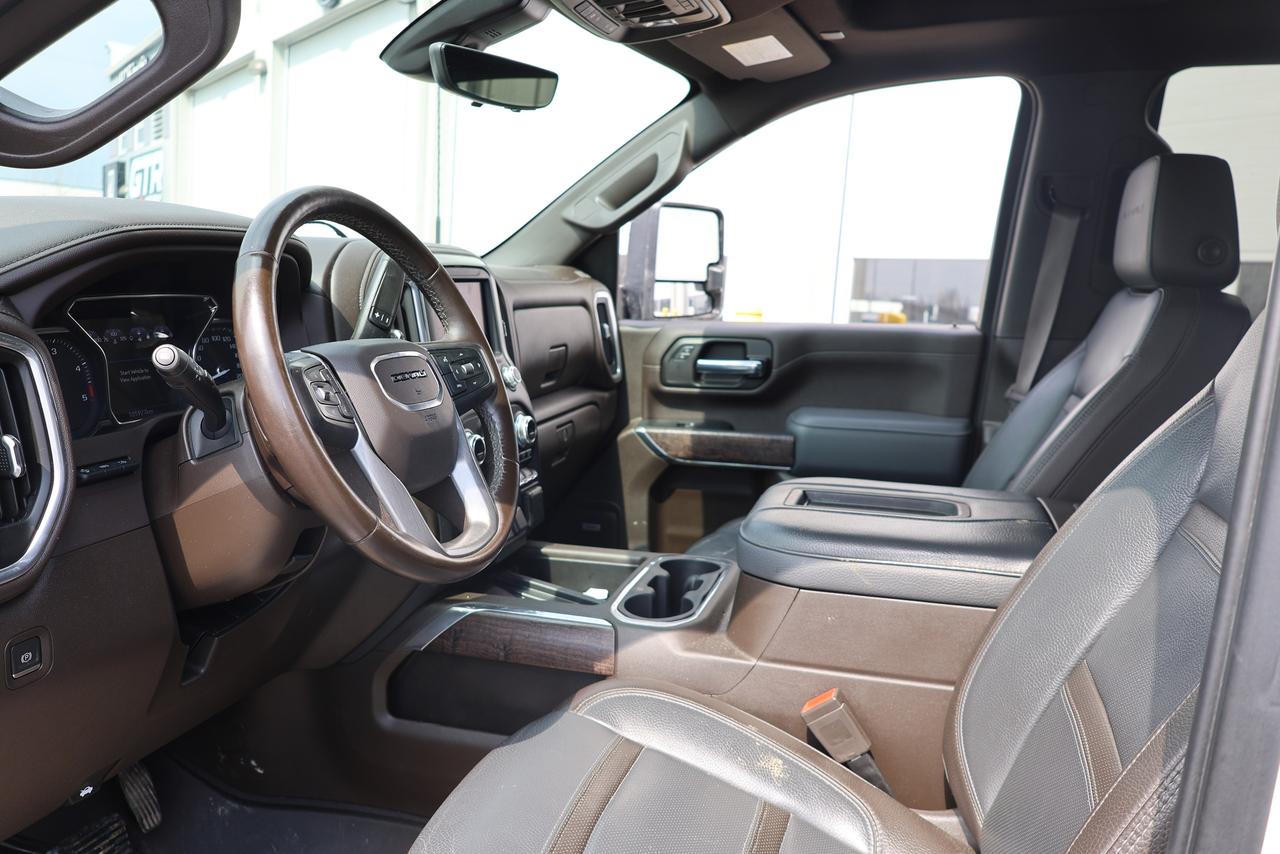 2022 GMC Sierra 3500 Denali 6.6L DuraMax Photo