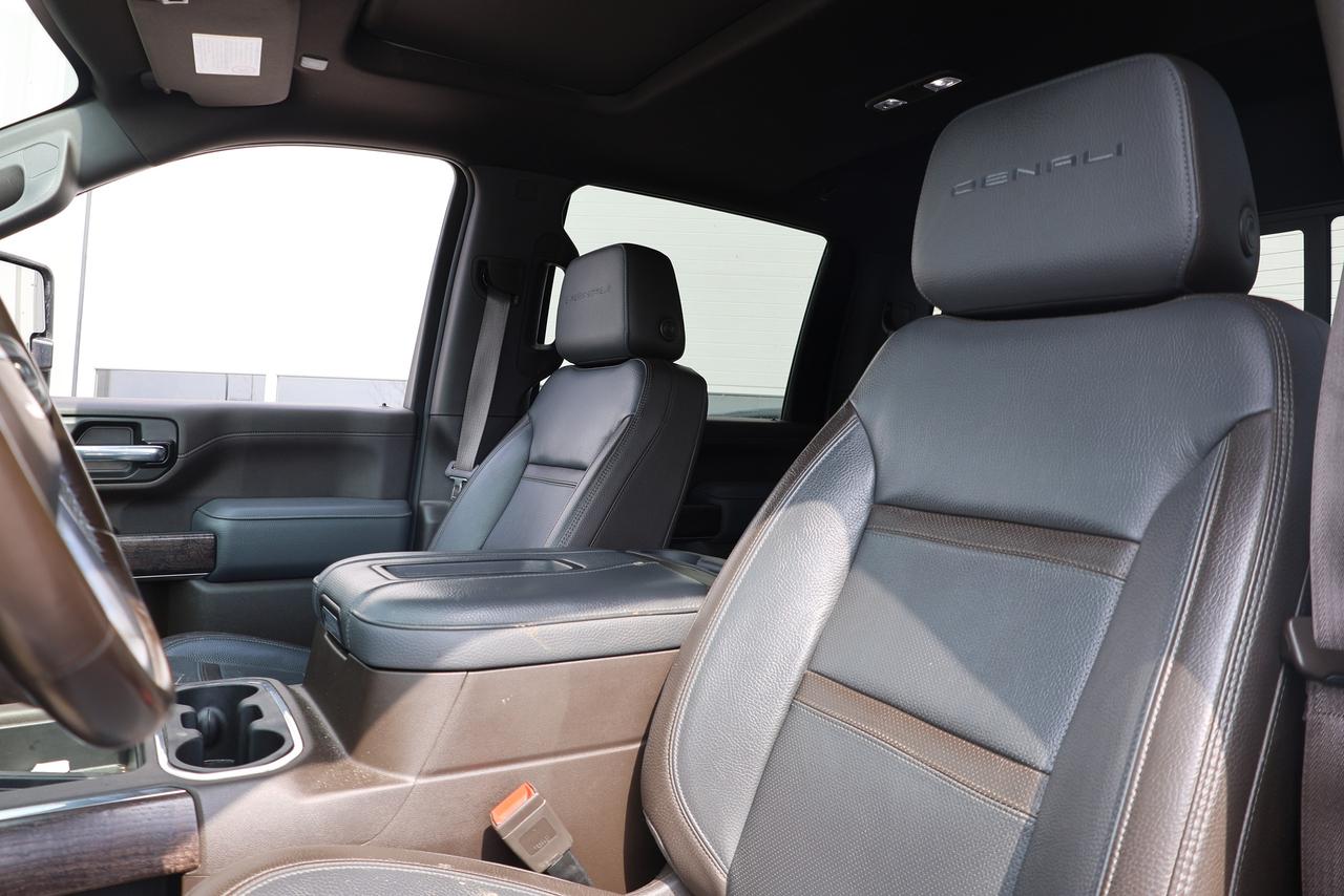 2022 GMC Sierra 3500 Denali 6.6L DuraMax Photo