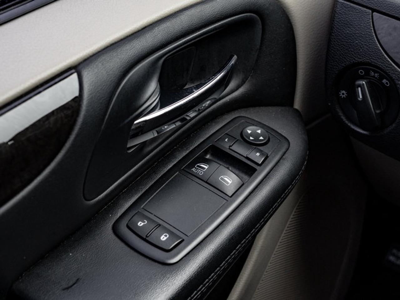 2015 Dodge Grand Caravan CANADA VALUE PACKAGE Photo