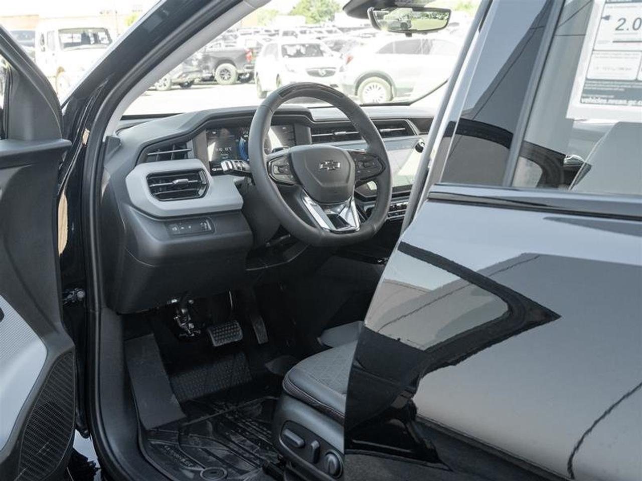 2027 Chevrolet Bolt RS Photo