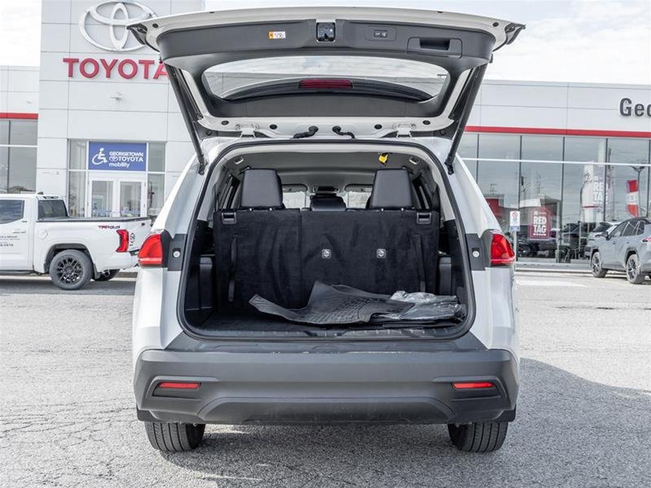2024 Toyota Grand Highlander XLE AWD Backup Cam | Heated Seats | Wireless Charging | 3rd Row | XLE Photo