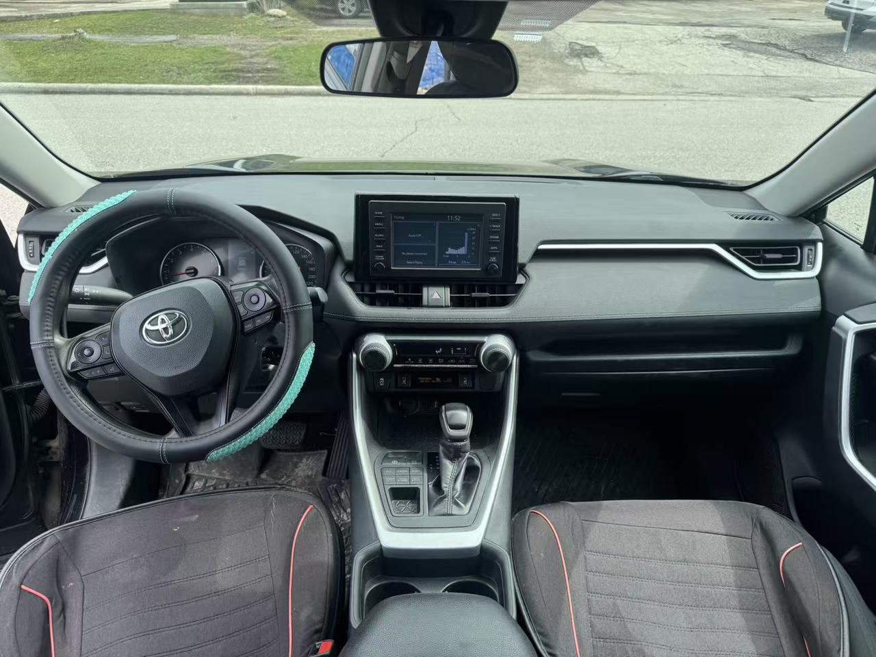 2019 Toyota RAV4 AWD LE Photo