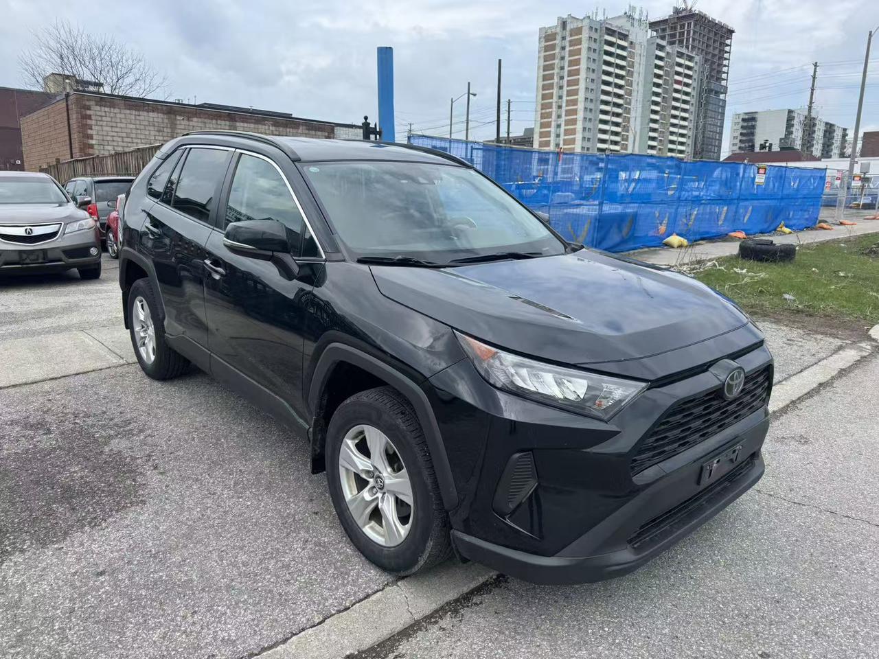 2019 Toyota RAV4 AWD LE Photo2