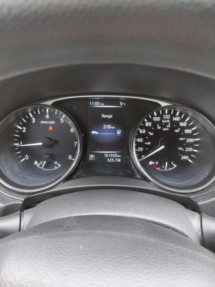 2015 Nissan Rogue SV Photo
