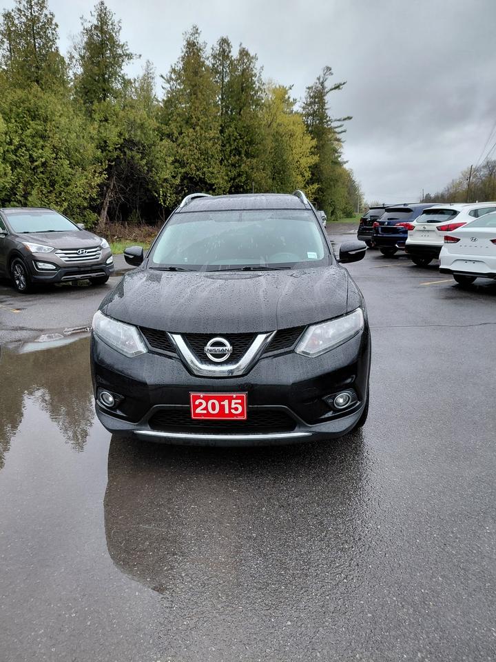 2015 Nissan Rogue SV - Photo #1