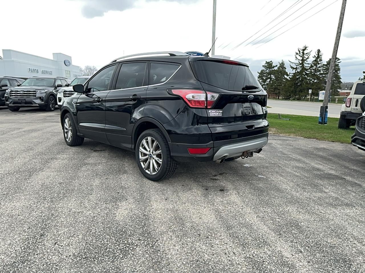 2018 Ford Escape Titanium 4WD Photo3